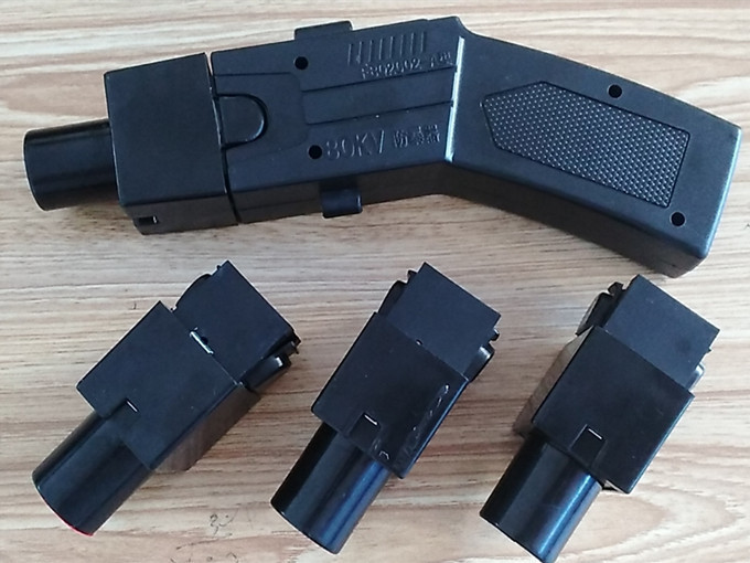 遠(yuǎn)程電擊槍好不好用 電擊棒有效果嗎 遠(yuǎn)程電擊槍好不好用 電擊棒有效果嗎