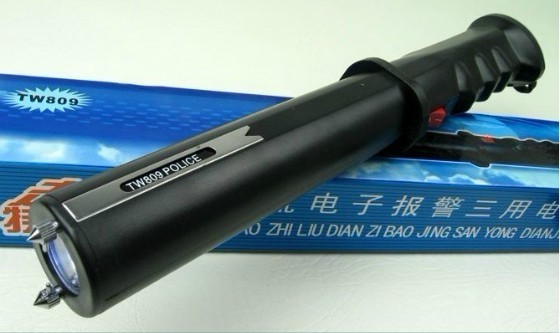 809中長型高壓電擊棍